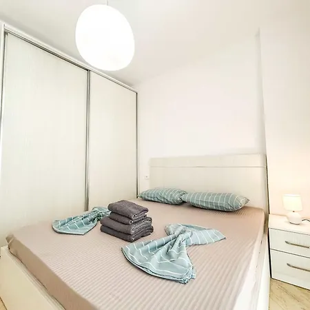 1 Bedroom 675 아파트